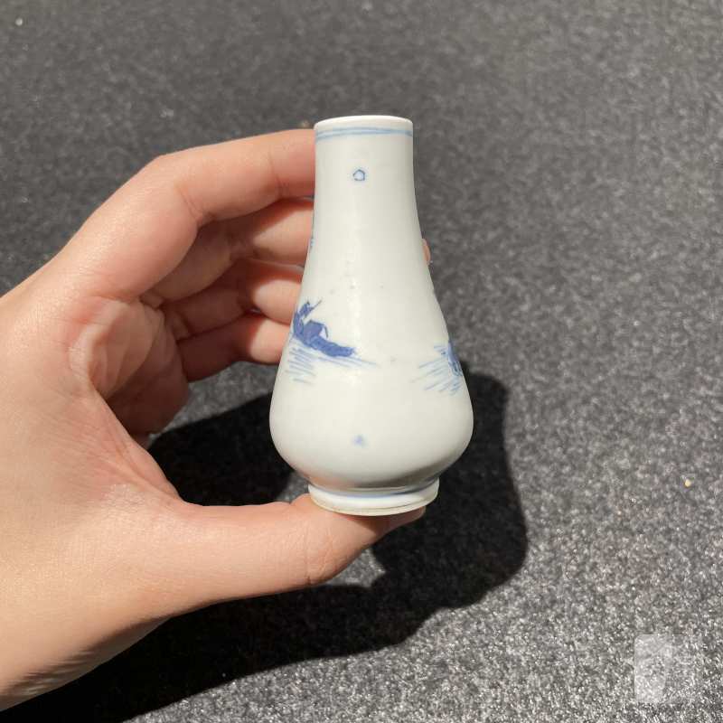 清乾隆 青花釉里红山水人物小尊 - 图5